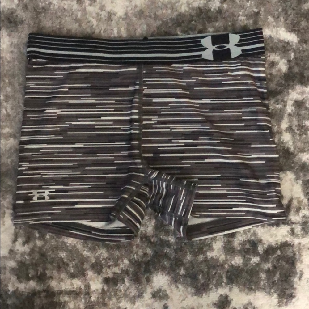 Under Armour compression shorts EUC